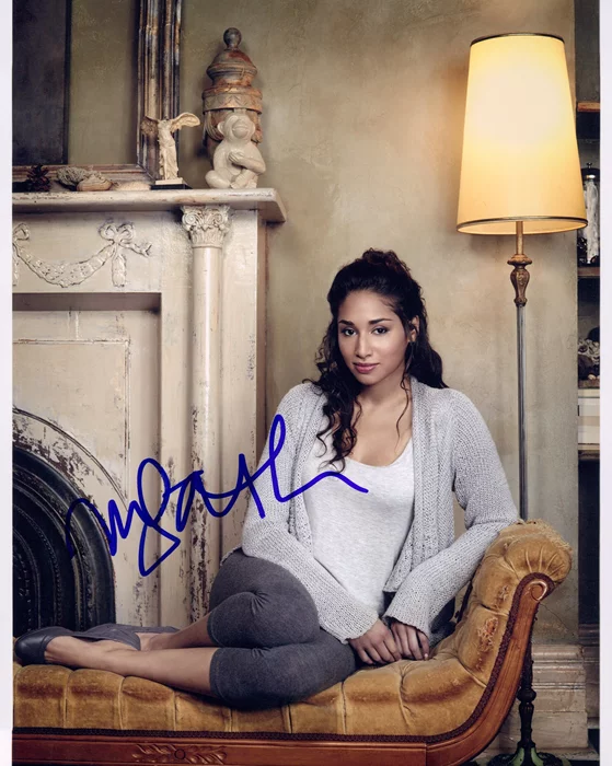 Meaghan  Rath autograph