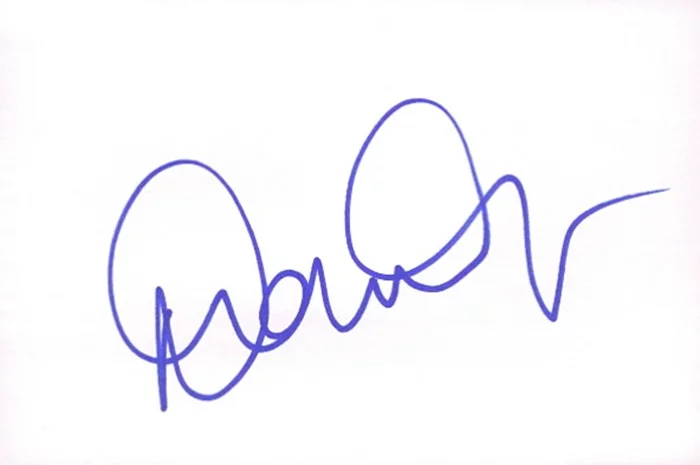 Donna D'Errico autograph