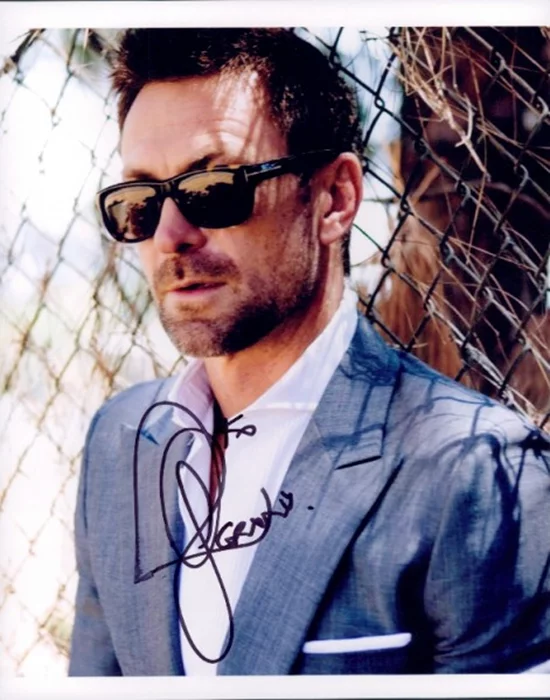 Grant Bowler autograph