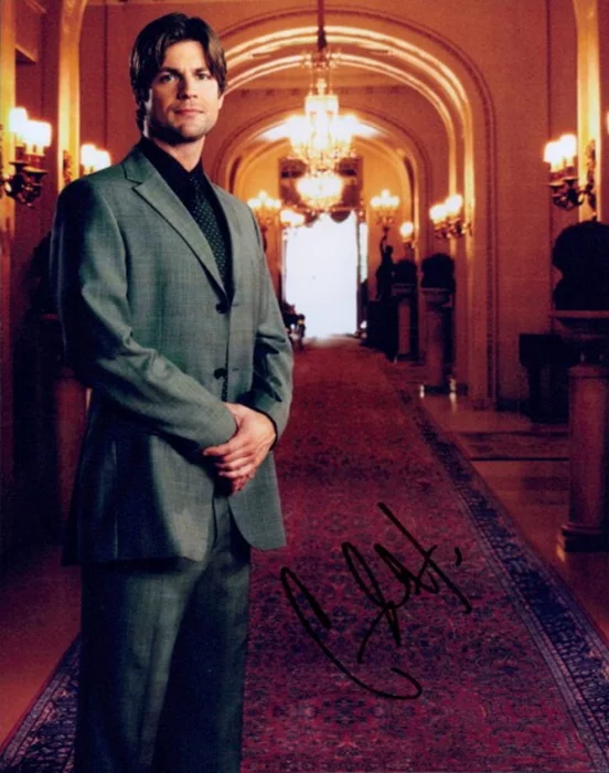 Gale Harold autograph