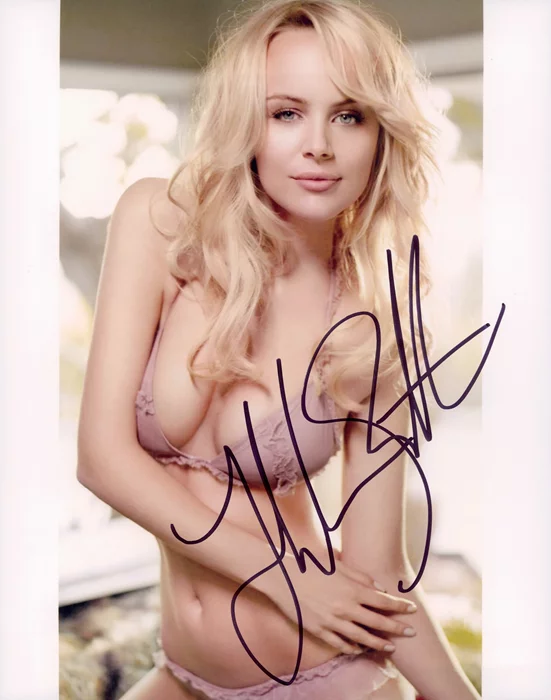 Helena Mattsson autograph