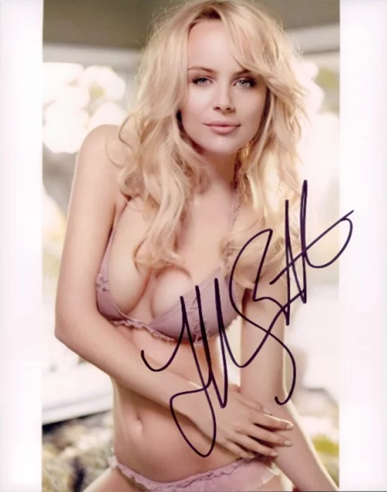 Helena Mattsson autograph