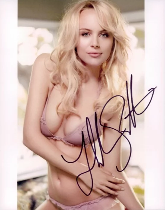 Helena Mattsson autograph