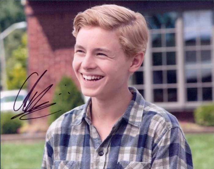 Callan McAuliffe autograph