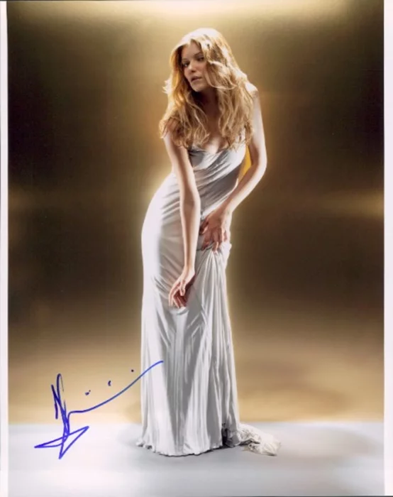 Ivana Milicevic autograph