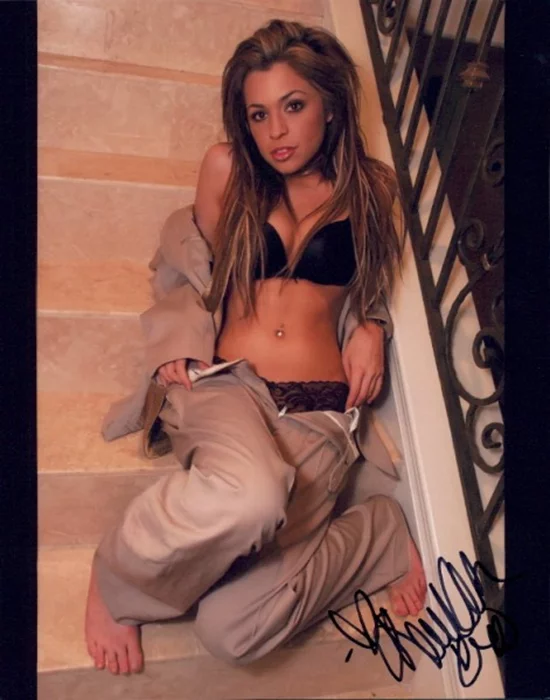 Kari Ann Peniche autograph