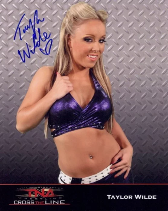 Taylor Wilde autograph