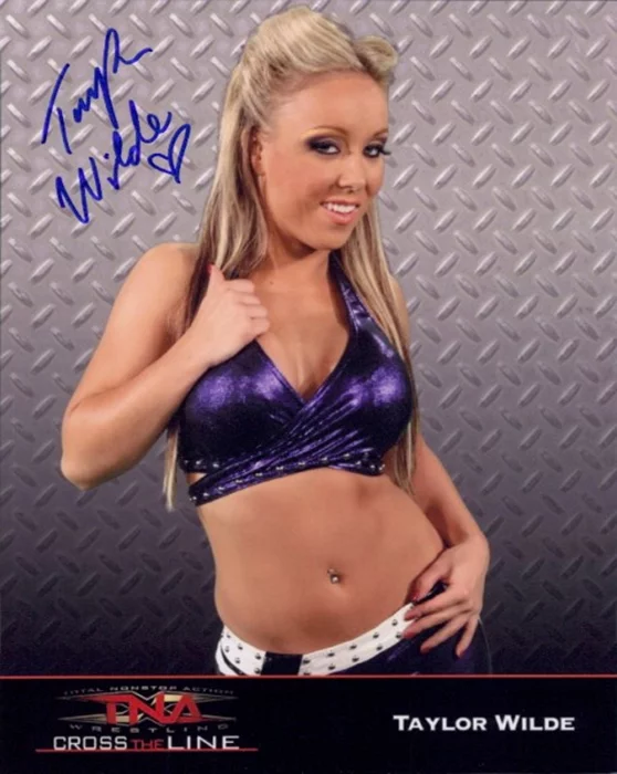 Taylor Wilde autograph