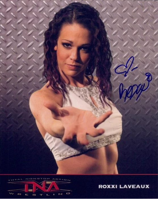 Roxxi Laveaux autograph