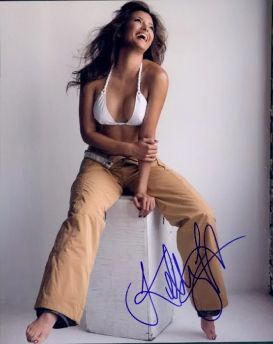 Kelly Hu autograph