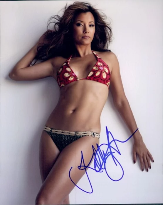 Kelly Hu autograph