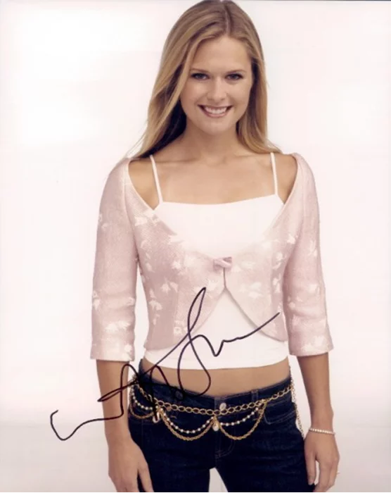Maggie Lawson autograph