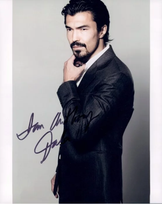Ian Anthony Dale autograph