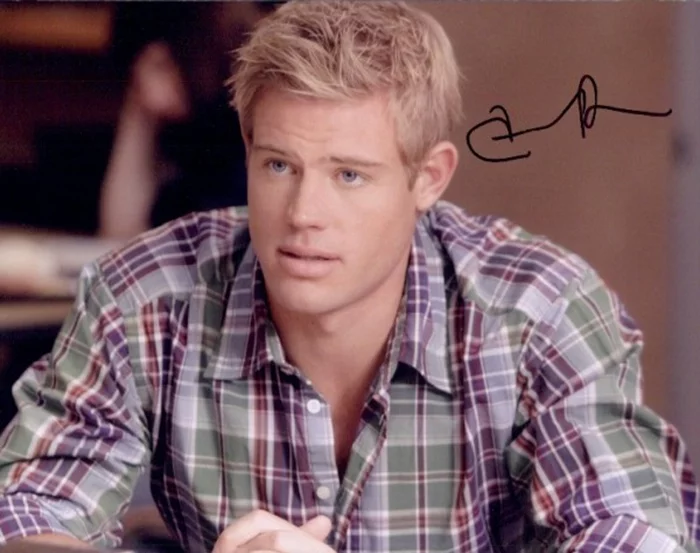 Trevor Donovan autograph