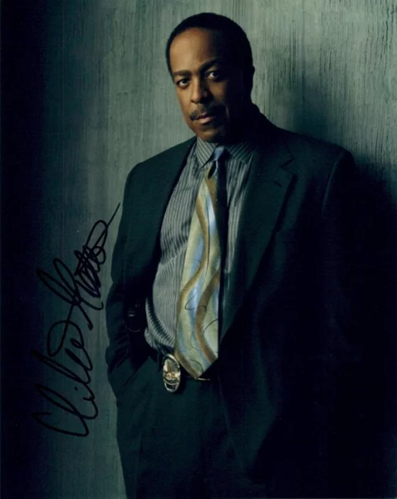 Robert Gossett autograph