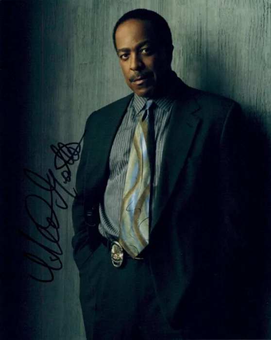 Robert Gossett autograph