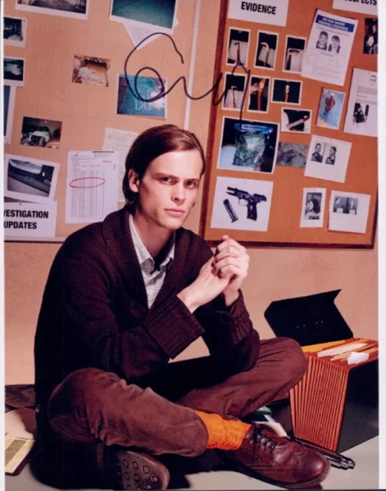 Matthew Gray Gubler autograph