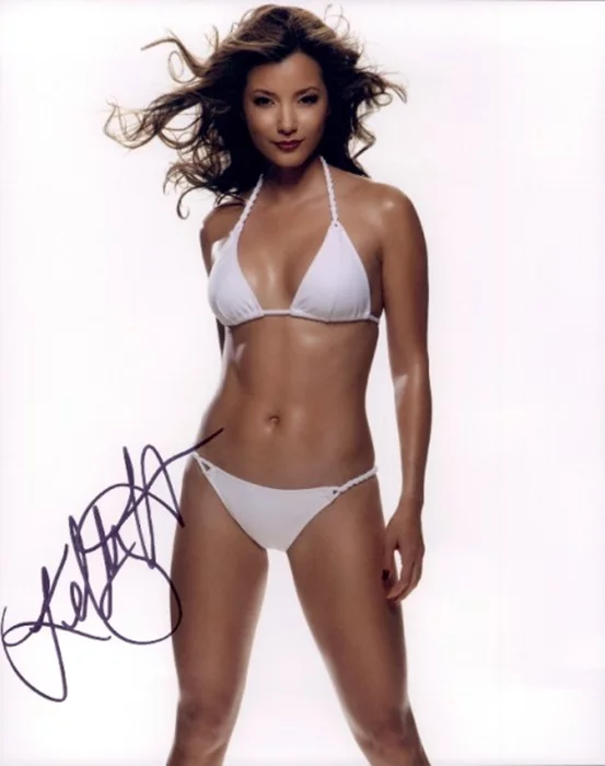 Kelly Hu autograph