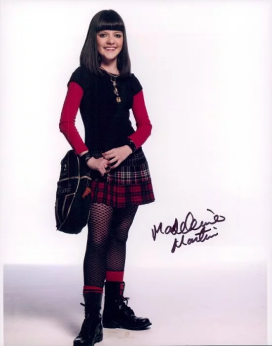 Madeleine Martin autograph