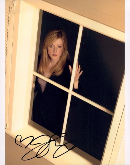 Jennifer Finnigan autograph