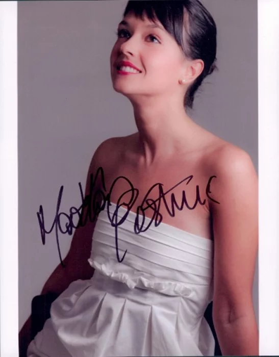 Marta Gastini autograph