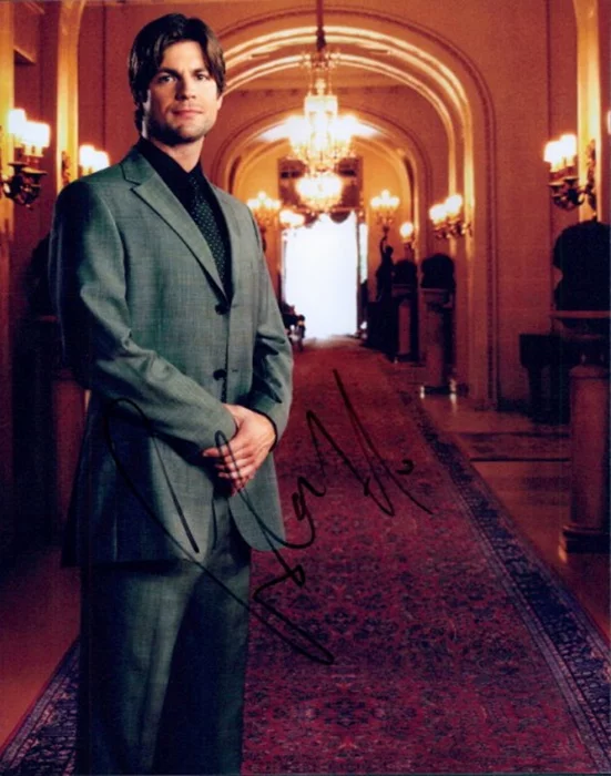 Gale Harold autograph