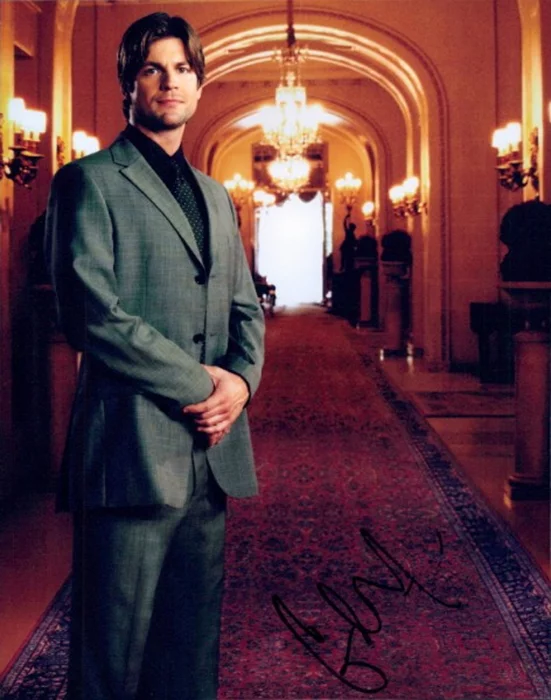 Gale Harold autograph