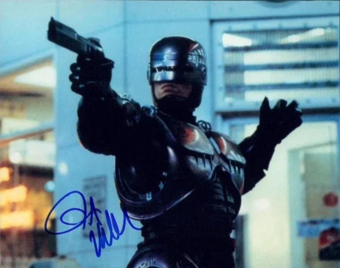 Peter Weller autograph