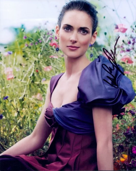 Winona Ryder autograph