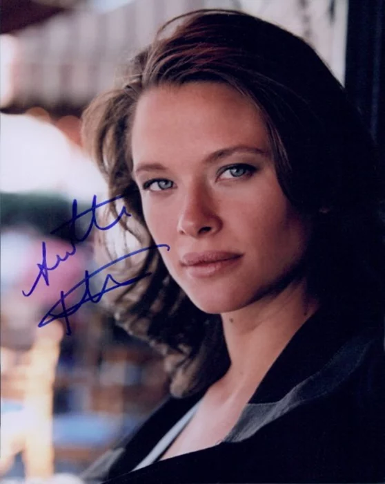 Scottie Thompson autograph