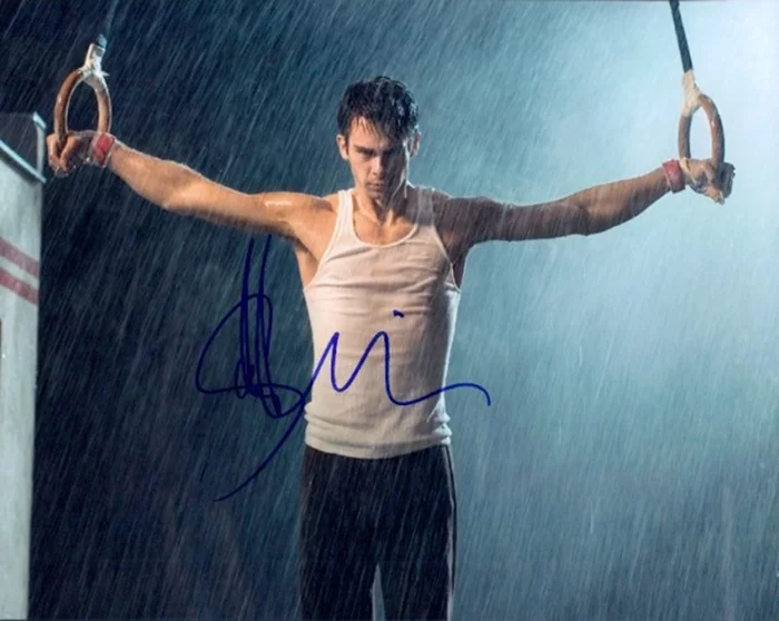Scott Mechlowicz autograph