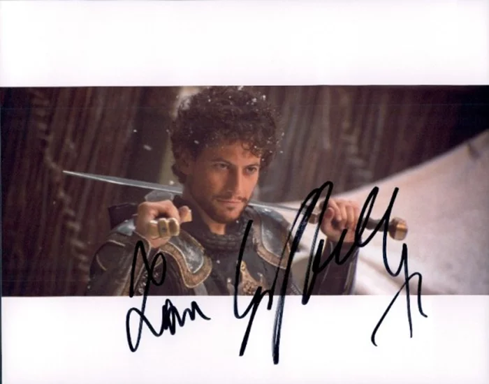 Ioan Gruffudd autograph