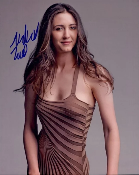 Madeline Zima autograph