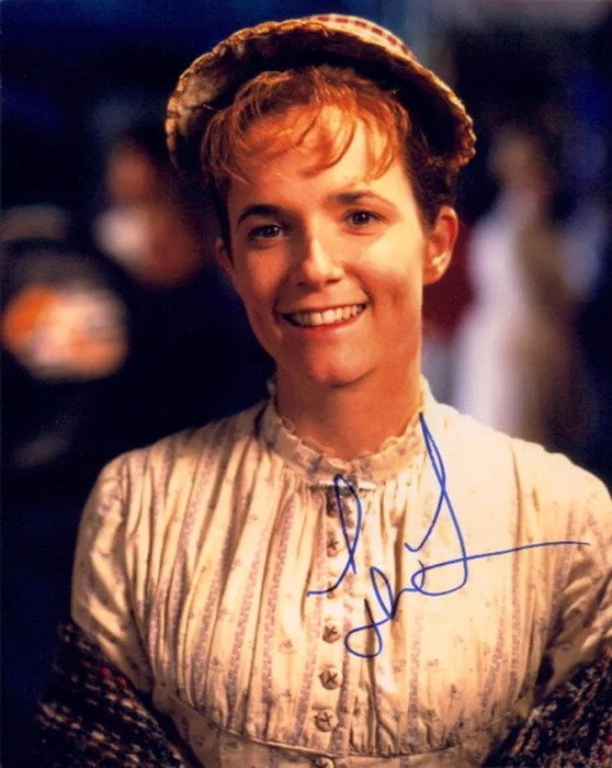 Lea Thompson autograph