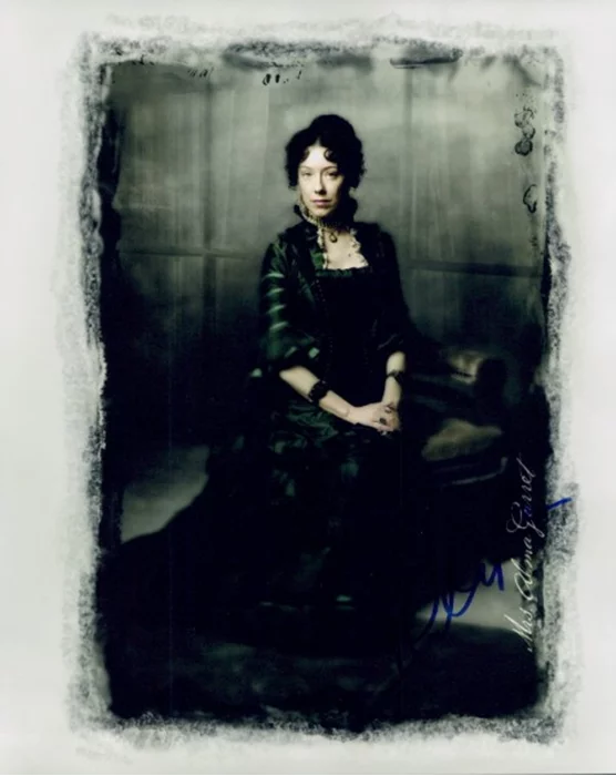 Molly Parker autograph