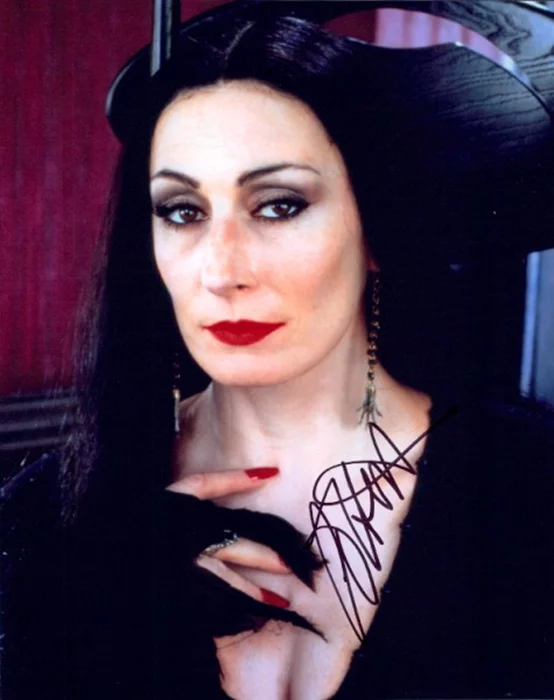 Anjelica Huston autograph