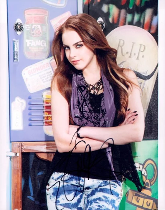 Elizabeth Gillies autograph