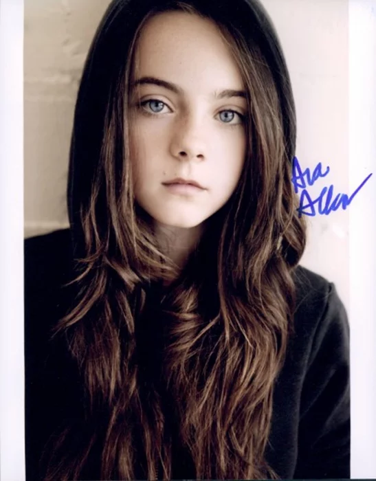 Ava Allan autograph