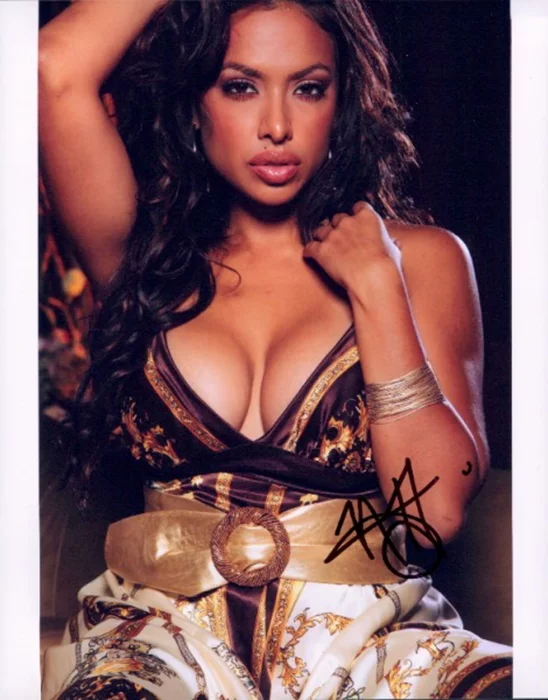 Nadia Dawn autograph