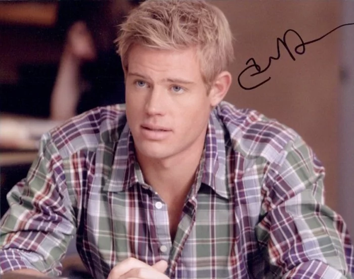 Trevor Donovan autograph