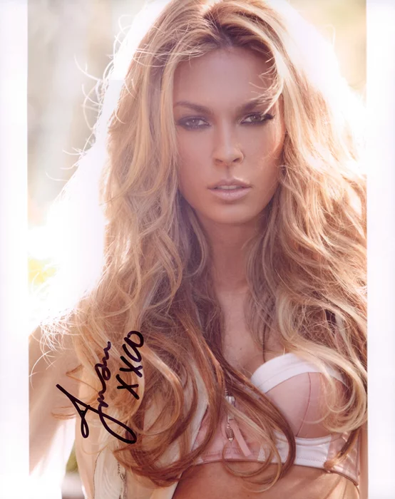 Jasmine Dustin autograph