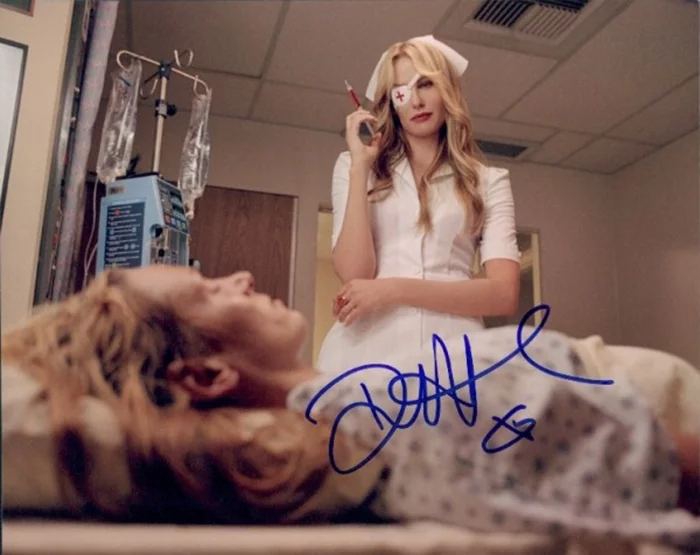 Daryl Hannah autograph
