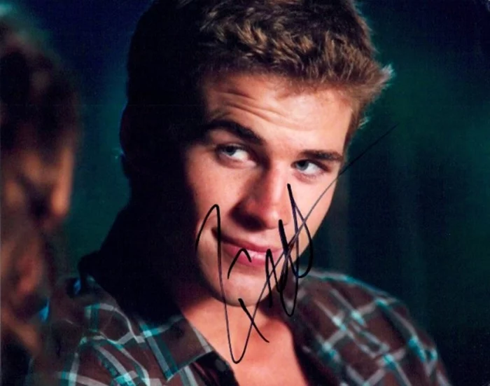 Liam Hemsworth autograph