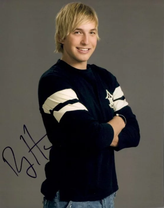 Ryan Hansen autograph