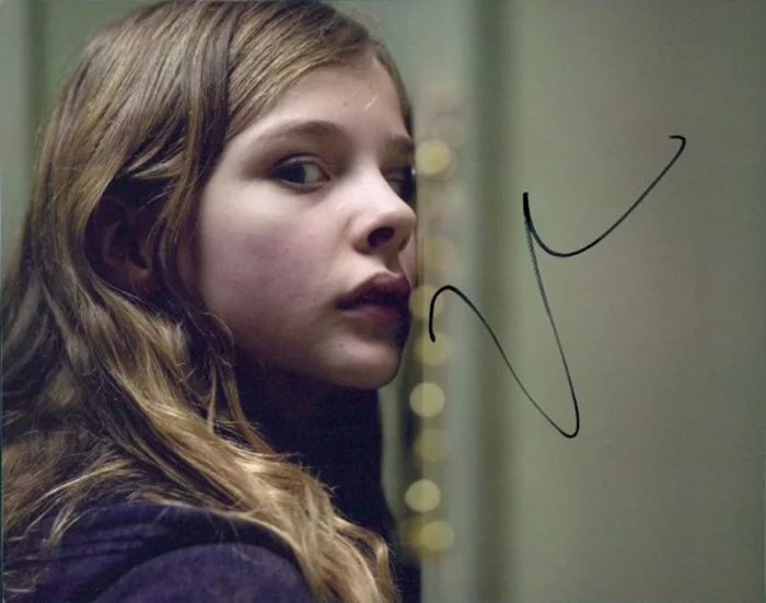 Chloe Moretz autograph