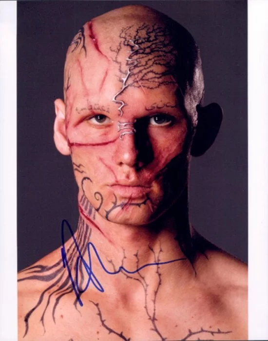 Alex Pettyfer autograph