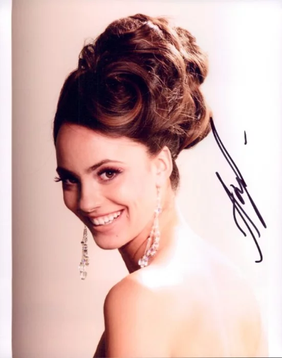 Sofya Skya autograph