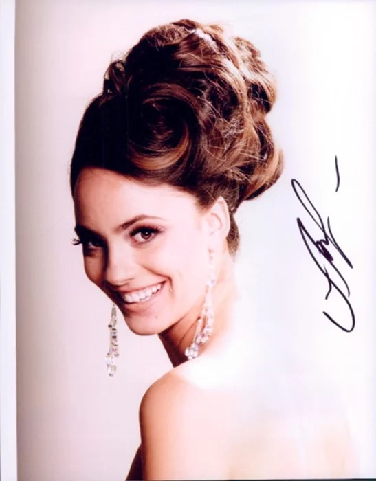 Sofya Skya autograph
