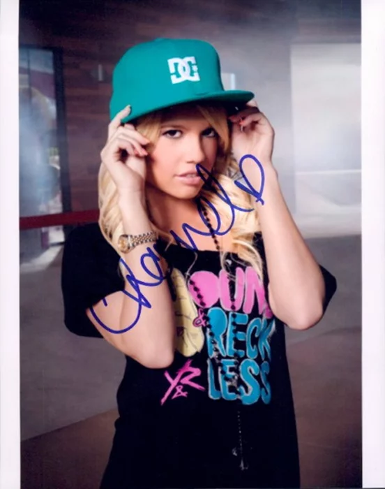 Chanel Zizerconenionson autograph