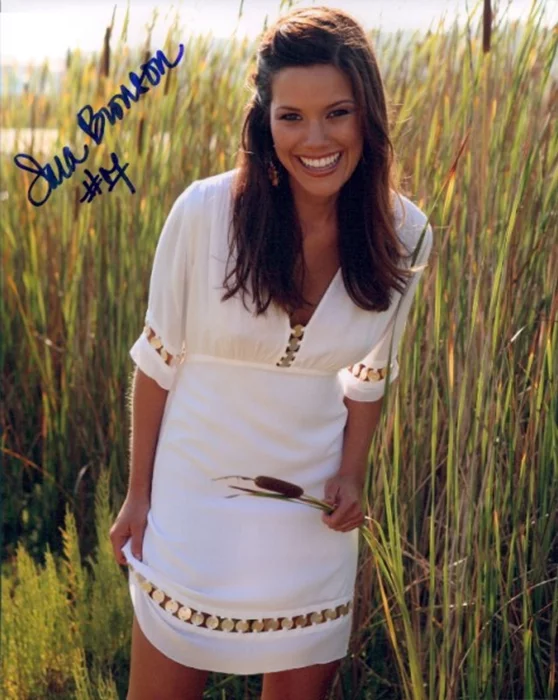 Sara Bronson autograph